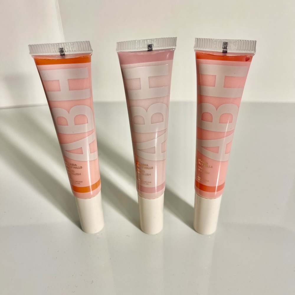 Anastasia Beverly Hills Blurring Serum Blush.